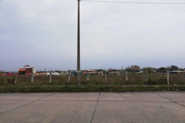 Foto de inmueble en Blvd. Barrillas S/N Entre Teocalli y Blvd. Puerto México, Col. Las Dunas C.P. 96535, Coatzacoalcos