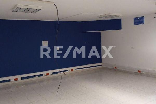 Foto de inmueble en Boulevard Bernardo Quintana Alamos 2da sección, Col. Álamos 2a Sección C.P. 76160, Querétaro