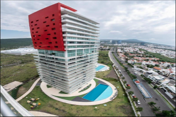 Foto de inmueble en Bulevar Bernardo Quintana Arrioja, Col. Centro Sur C.P. 76090, Querétaro