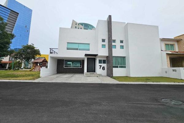 Foto de inmueble en Boulevard Centro Sur, Col. Centro Sur C.P. 76090, Querétaro