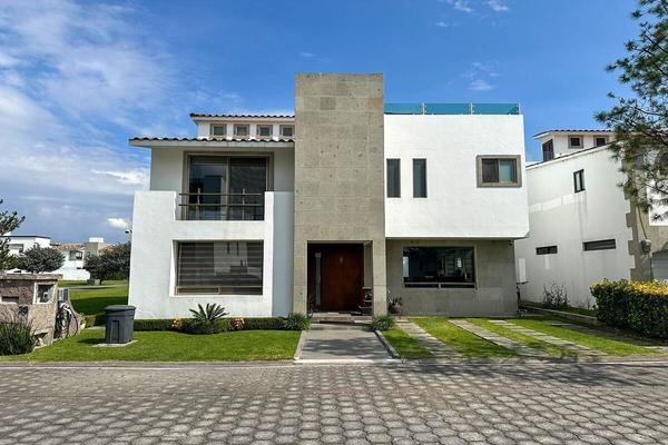 Foto de inmueble en Boulevard Condado del Valle, Col. San Miguel Totocuitlapilco C.P. 52143, Metepec
