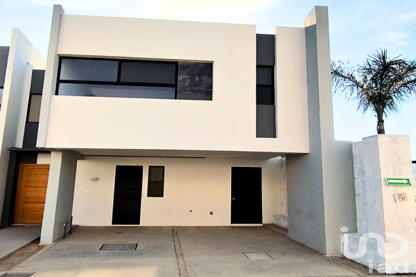 Foto de inmueble en Boulevard de los Lagos #1467, Col. San Bernardino Tlaxcalancingo C.P. 72820, San Andrés Cholula