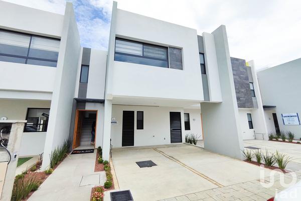Foto de inmueble en Blvd. de Los Lagos Sur #1457, Col. Santa Clara Ocoyucan C.P. 72850, Ocoyucan