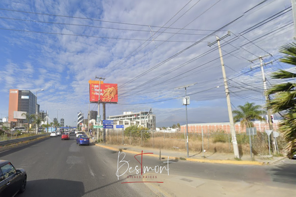 Foto de inmueble en Blvd. de los Reyes, Col. San Bernardino Tlaxcalancingo C.P. 72820, San Andrés Cholula