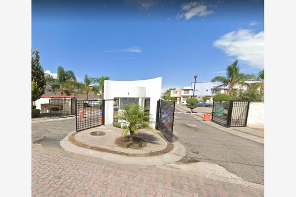Foto de inmueble en BLVD. HACIENDA LA GLORIA, Col. Residencial Parque La Gloria C.P. 76177, Querétaro