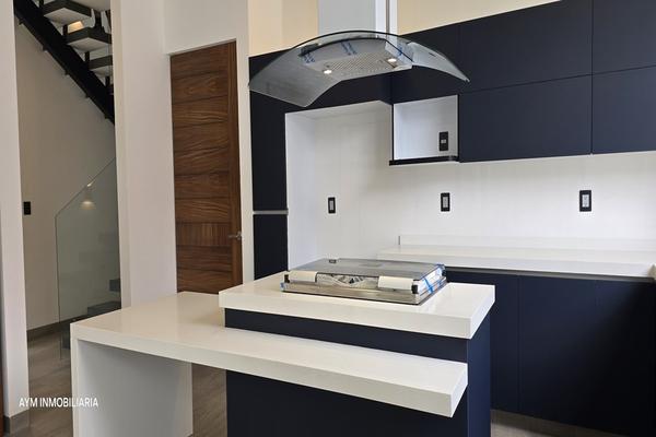 Foto de inmueble en boulevard hernan cortes, Col. Lomas Verdes 6a Sección C.P. 53126, Naucalpan de Juárez