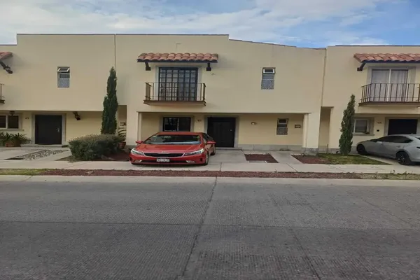 Foto de inmueble en Blv Imperial #47, Col. Residencial Alta California C.P. 45650, Tlajomulco de Zúñiga