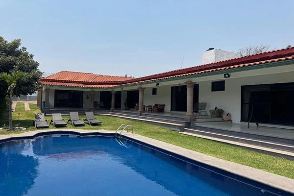 Foto de inmueble en Boulevard, Col. Lomas de Cocoyoc C.P. 62847, Atlatlahucan