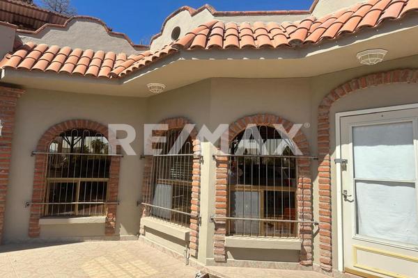 Foto de inmueble en BLVD. MANLIO FABIO BELTRONES, Col. Villas de San Carlos C.P. 85506, Guaymas