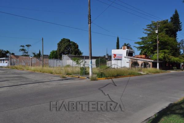 Foto de inmueble en Boulevard Maples Arce esquina Úrsulo Galván, Col. Ampliación Enrique Rodríguez Cano C.P. 92880, Tuxpan