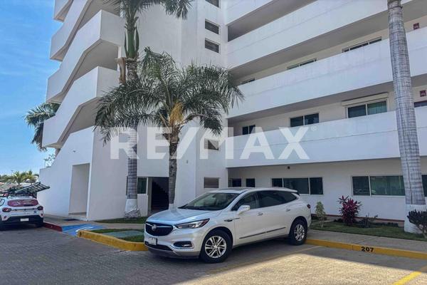 Foto de inmueble en Blvd Marina Mazatlan, Col. Marina Mazatlán C.P. 82103, Mazatlán