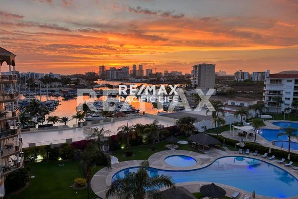 Foto de inmueble en Blvd. Marina Mazatlan, Col. Marina Mazatlán C.P. 82103, Mazatlán