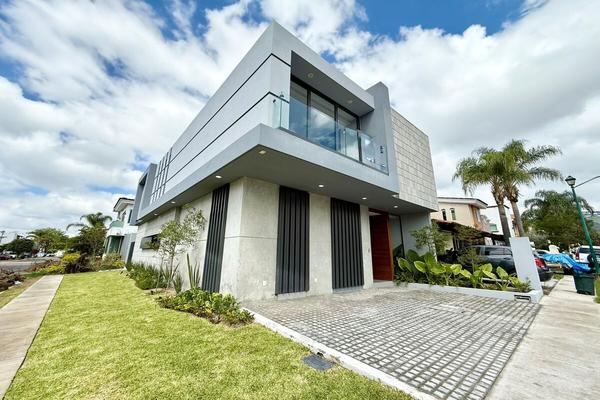 Foto de inmueble en Blvd. Prolongación Mariano Otero, Col. Nueva Galicia Residencial C.P. 45645, Tlajomulco de Zúñiga