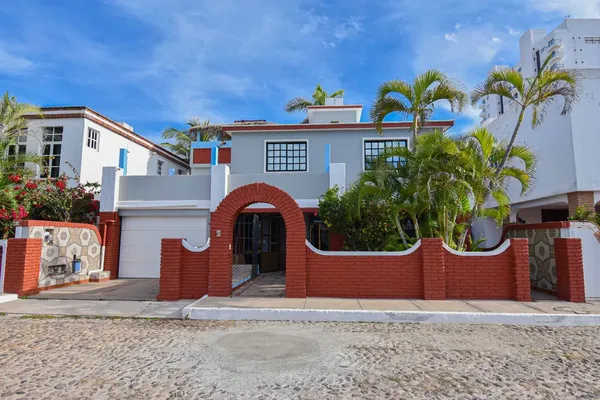 Foto de inmueble en Blv. Sabalo Cerritos #3222, Col. Cerritos al Mar C.P. 82112, Mazatlán