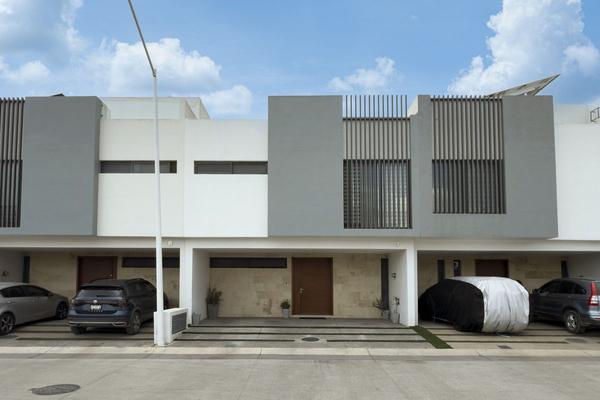 Foto de inmueble en Boulevard Tossa, Col. Santa Anita C.P. 45600, San Pedro Tlaquepaque