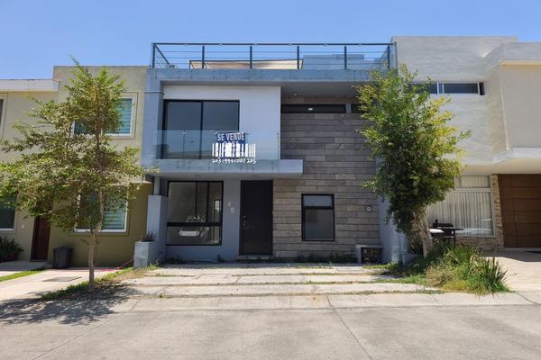 Foto de inmueble en Blvd. Valle de Silicio, Col. Nueva Galicia Residencial C.P. 45645, Tlajomulco de Zúñiga