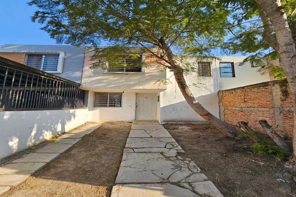 Foto de inmueble en Boulevard Valle Dorado Fraccionamiento, Col. La Unión Del 4 C.P. 45654, Tlajomulco de Zúñiga