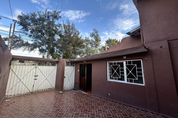 Foto de inmueble en Boulevrad de las rosas, Col. Villa de las Flores 2a Sección (Unidad Coacalco) C.P. 55710, Coacalco de Berriozábal