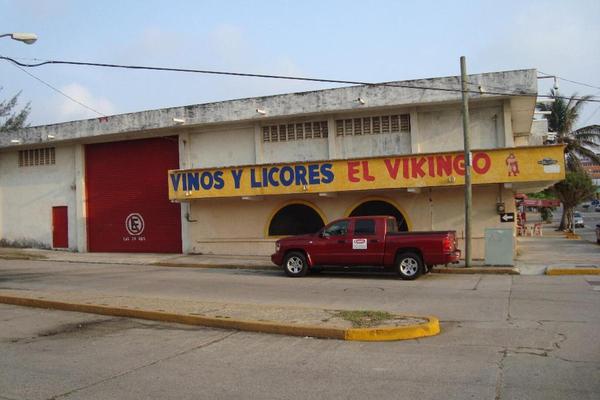 Foto de inmueble en Bravo Esquina Quevedo, Colonia Centro Coatzacoalcos Veracruz, Col. Coatzacoalcos Centro C.P. 96400, Coatzacoalcos
