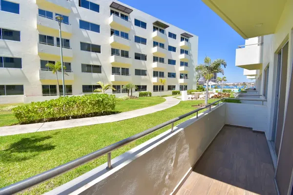 Foto de inmueble en Brisa #6506, Col. Marina Real C.P. 82103, Mazatlán