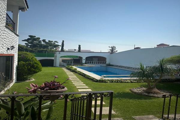 Foto de inmueble en  , Col. Burgos Bugambilias C.P. 62584, Temixco