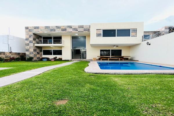 Foto de inmueble en  , Col. Burgos C.P. 62584, Temixco