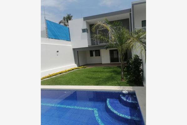 Foto de inmueble en  , Col. Burgos C.P. 62584, Temixco