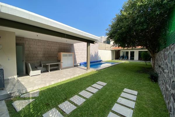 Foto de inmueble en  , Col. Burgos C.P. 62584, Temixco