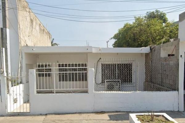 Foto de inmueble en Heroes de Nacozari 105 #105, Col. Klein C.P. 82020, Mazatlán