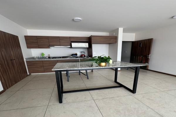 Foto de inmueble en C. Anastasio Bustamante 1400, Francisco Sarabia, 45236 Zapopan, Jal. #1400, Col. Los Mirasoles C.P. 45236, Zapopan