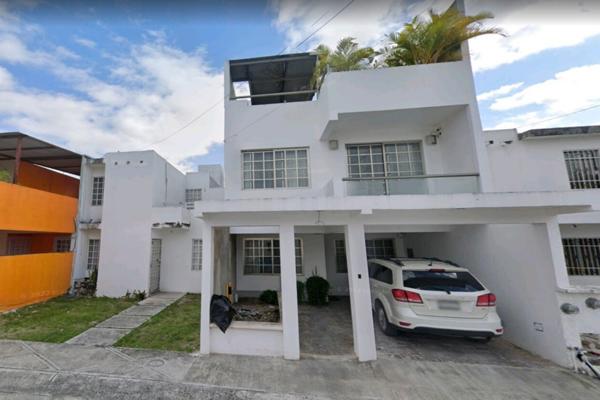 Foto de inmueble en Calle Villa Imperial, Col. Tierra Maya C.P. 77539, Benito Juárez
