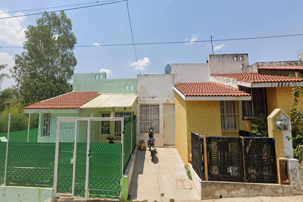 Foto de inmueble en Avenida los Olivos 75 #75, Col. Valle de las Arboledas C.P. 47184, Arandas