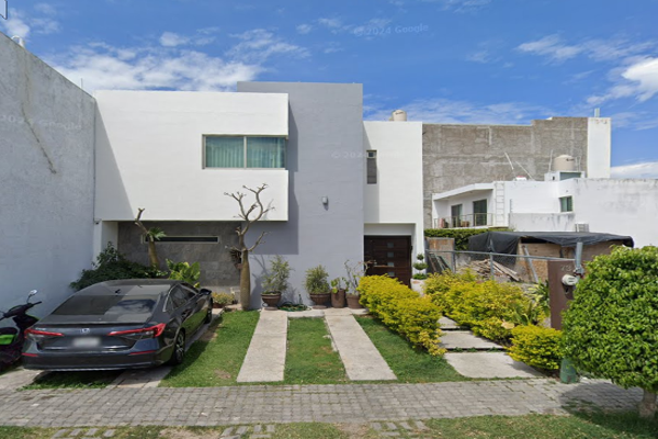 Foto de inmueble en Av Madre Tierra 73, Nayarabastos, 63173 Tepic, Nay. #73, Col. Lomas del Encanto C.P. 63173, Tepic