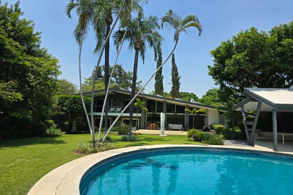 Foto de inmueble en Paseo de Los Tabachines , Col. Club de golf Tabachines C.P. 62498, Cuernavaca