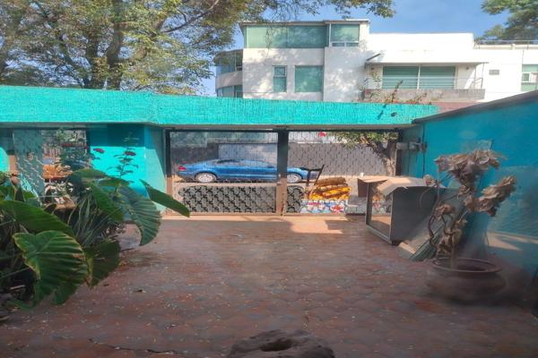 Foto de inmueble en Paseo Ahuehuetes, Col. Paseos de Taxqueña C.P. 04250, Coyoacán