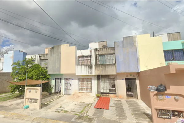 Foto de inmueble en Calle Hermenegildo Galeana 33, 77518 Cancún, Q.R. #33, Col. Supermanzana 215 C.P. 77518, Benito Juárez