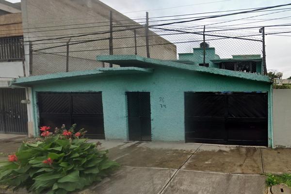 Foto de inmueble en Paseo de Sicilia, Col. Lomas Estrella C.P. 09890, Iztapalapa