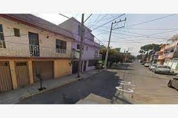 Foto de inmueble en C. 14 MZ. 70 LT 2, Col. José López Portillo C.P. 09920, Iztapalapa