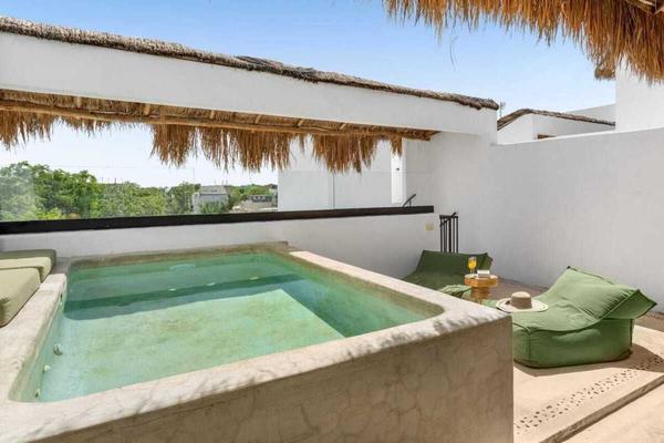 Foto de inmueble en c 16 sur, Col. La Veleta C.P. 77760, Tulum