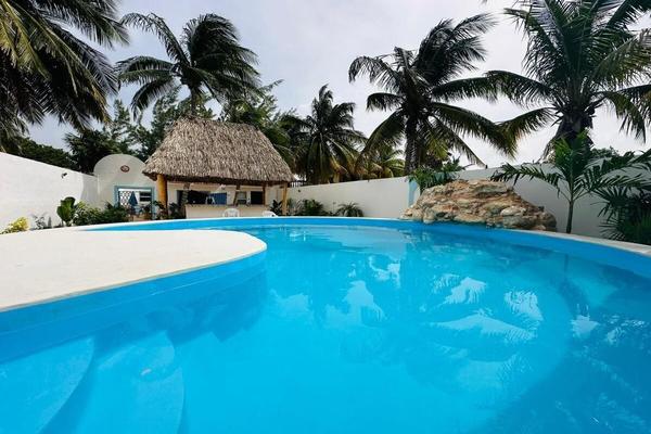 Foto de inmueble en Calle 17, Col. Chicxulub Puerto C.P. 97330, Progreso