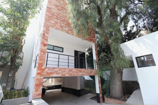 Foto de inmueble en C. 1-C Xochitepetl, Col. Valle de Tepepan C.P. 14646, Tlalpan