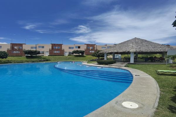 Foto de inmueble en Calle 1w, Col. Arroyos Xochitepec C.P. 62796, Xochitepec