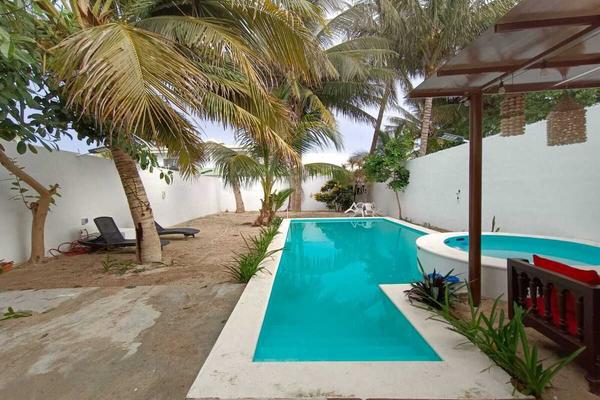 Foto de inmueble en Calle 29 avenida Líbano o nueva yucalpeten, Col. Nueva Yucalpeten C.P. 97320, Progreso