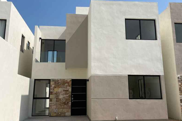 Foto de inmueble en calle 29, Col. Villas de Tixcacal C.P. 97246, Mérida