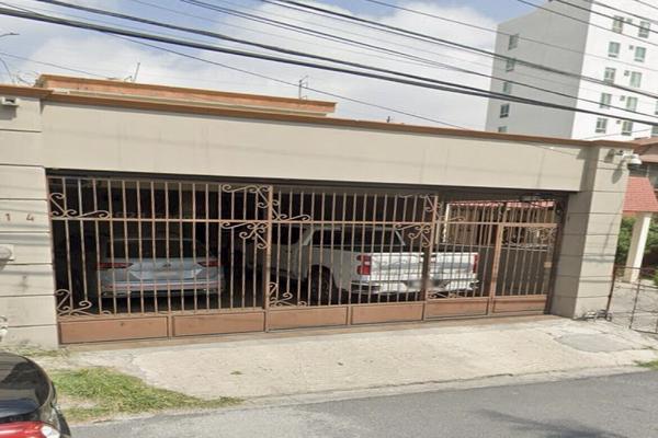Foto de inmueble en Calle 32ava 314 cumbres 2do sector, Col. Las Cumbres 2 Sector C.P. 64610, Monterrey