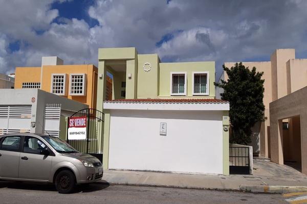 Foto de inmueble en Calle 6 #, Col. Yucalpeten C.P. 97238, Mérida