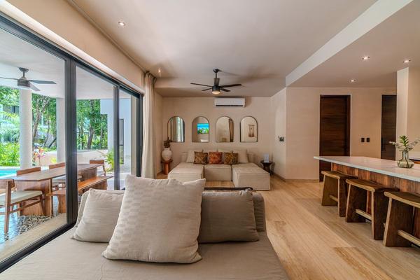 Foto de inmueble en Calle 9 Sur, Col. La Veleta C.P. 77760, Tulum