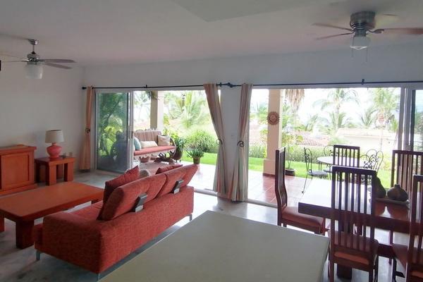 Foto de inmueble en calle albatros, Col. Cruz de Huanacaxtle C.P. 63734, Bahía de Banderas