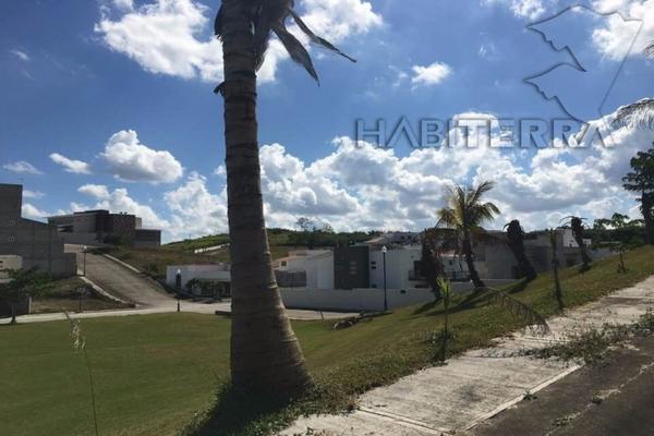 Foto de inmueble en Calle Atun, Col. Jardines de Tuxpan C.P. 92890, Tuxpan