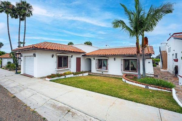 Foto de inmueble en Calle Bugambilias, Col. Bajamar C.P. 22760, Ensenada